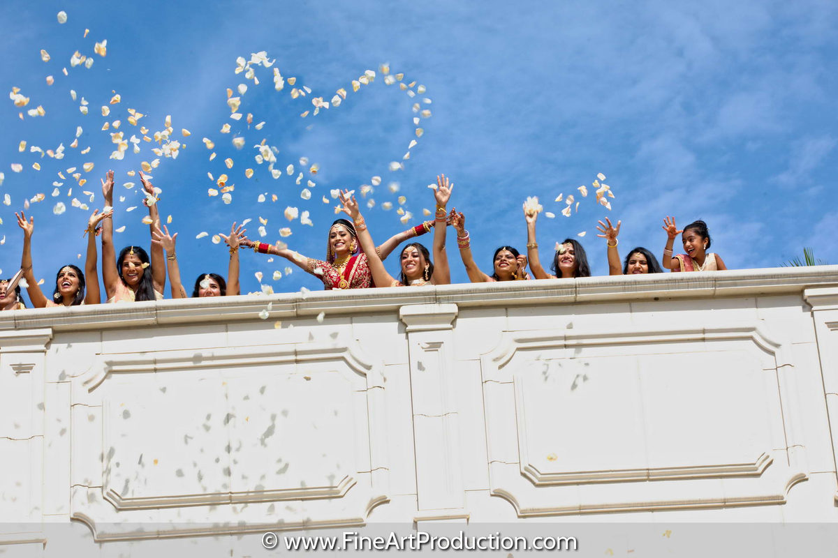 Candid Indian wedding moment — Indian wedding photography by Fine Art Production