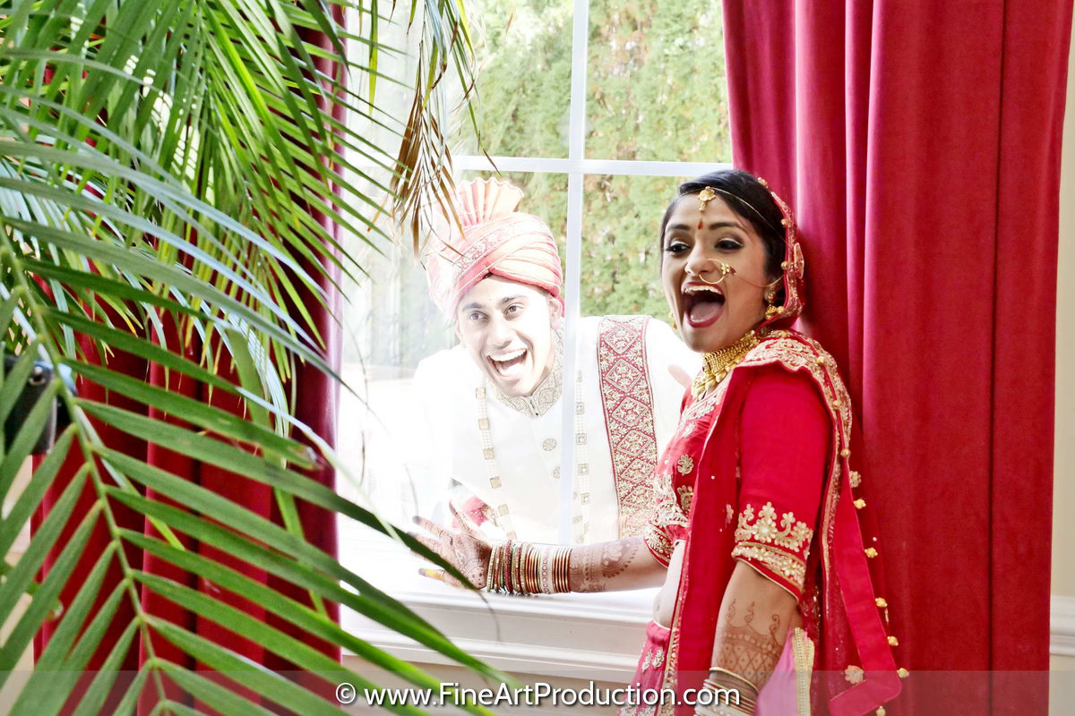 Candid Indian wedding moment — Indian wedding photography by Fine Art Production