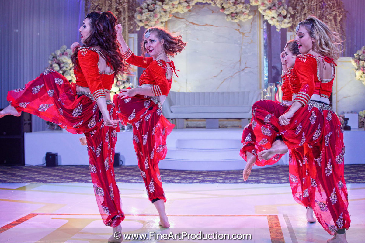 Candid Indian wedding moment — Indian wedding photography by Fine Art Production