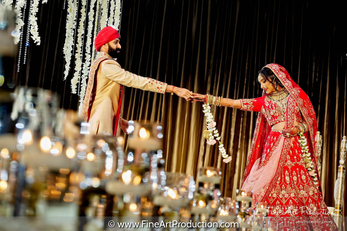 Indian wedding couple portrait — Indian wedding photography by Fine Art Production