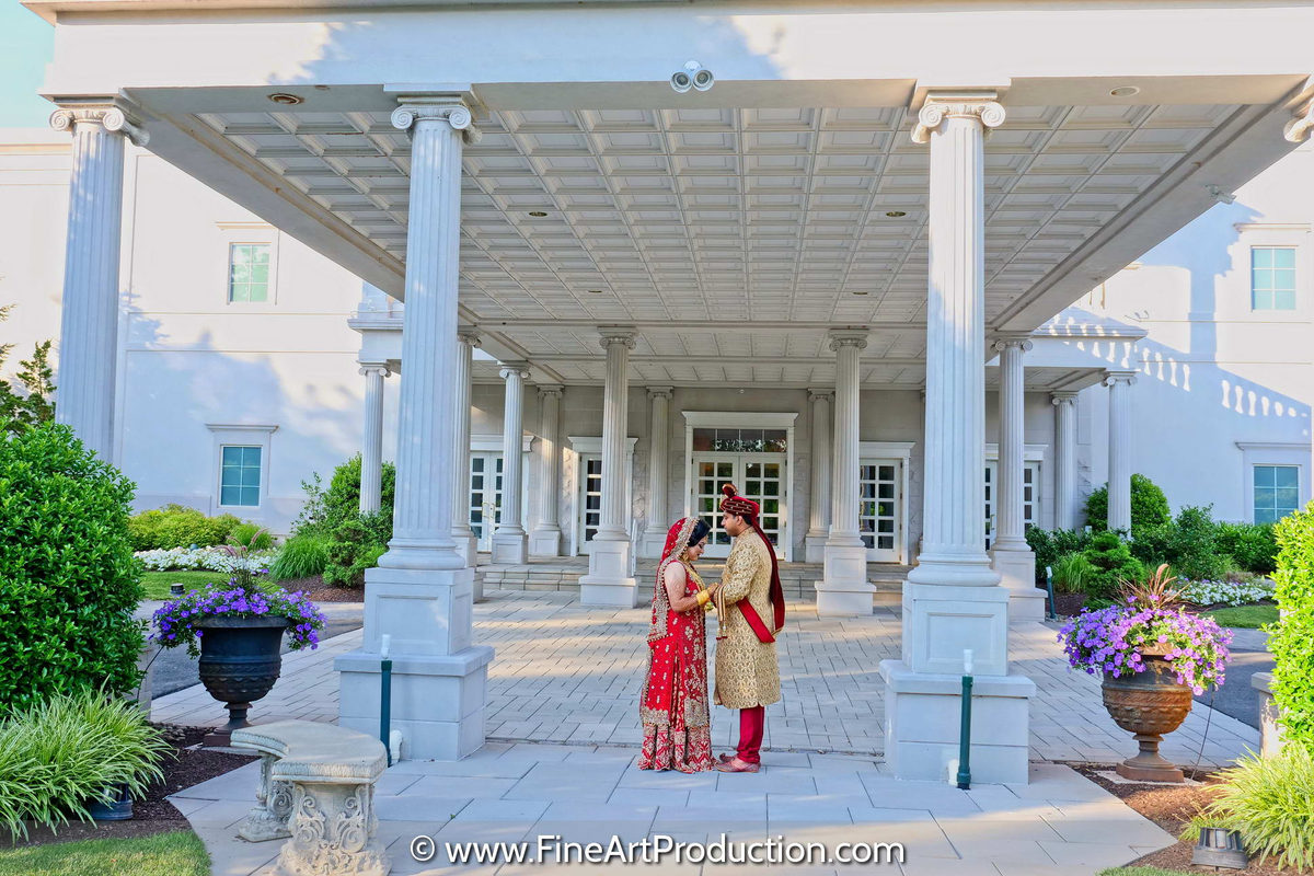 Indian wedding couple portrait — Indian wedding photography by Fine Art Production